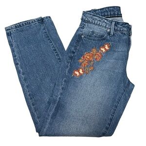 JustFab floral embroidered slim boyfriend size‎ 24